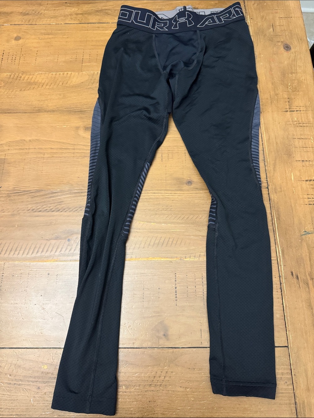 Under Armour Men’s Black Compression Tights with Dark Gray Side Panels